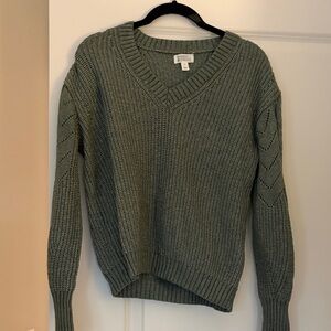 Market & Spruce Olive Green V-Neck Knit Sweater